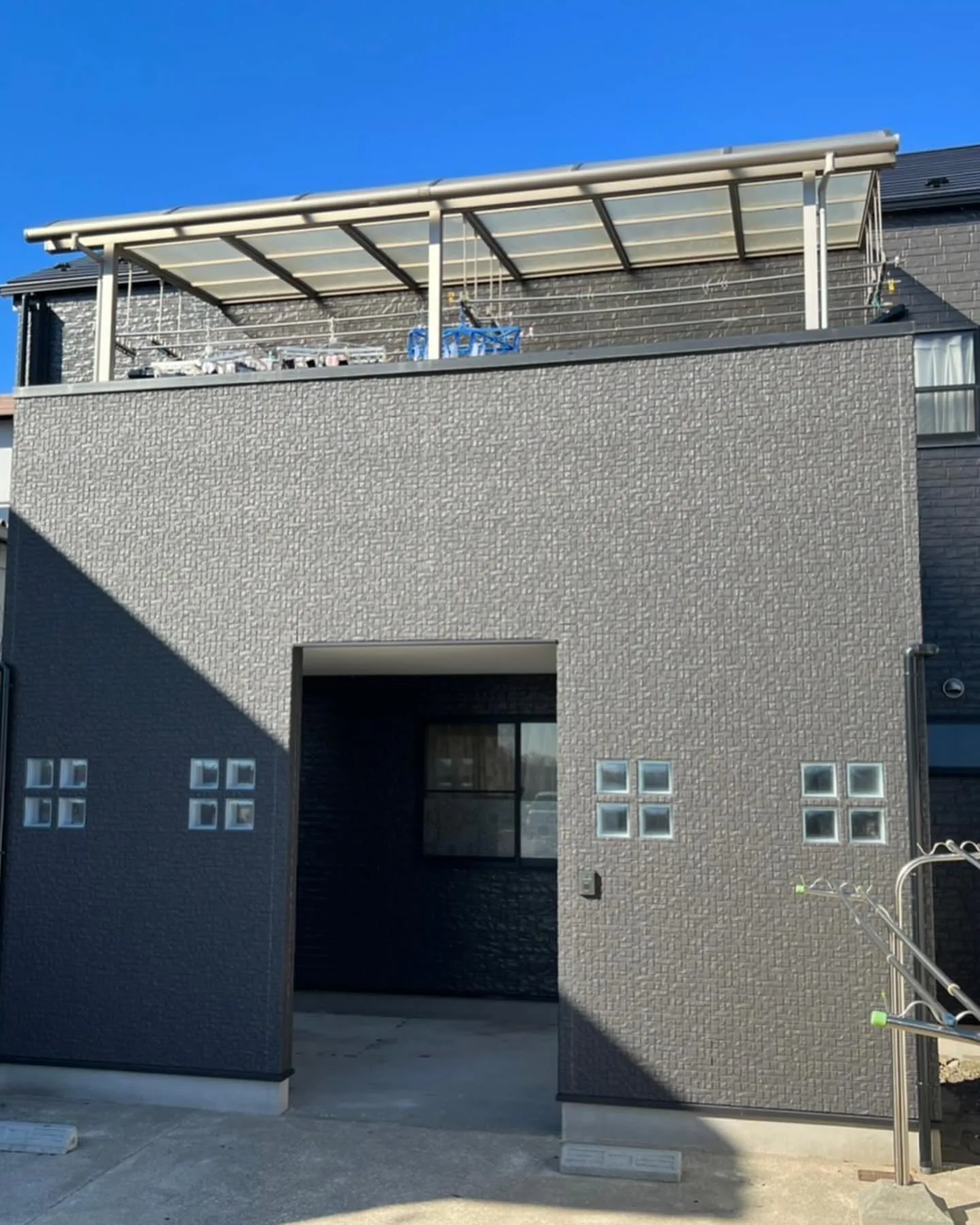 群馬県桐生市に位置する青木板金が、この度前橋市S様邸宅にて一...