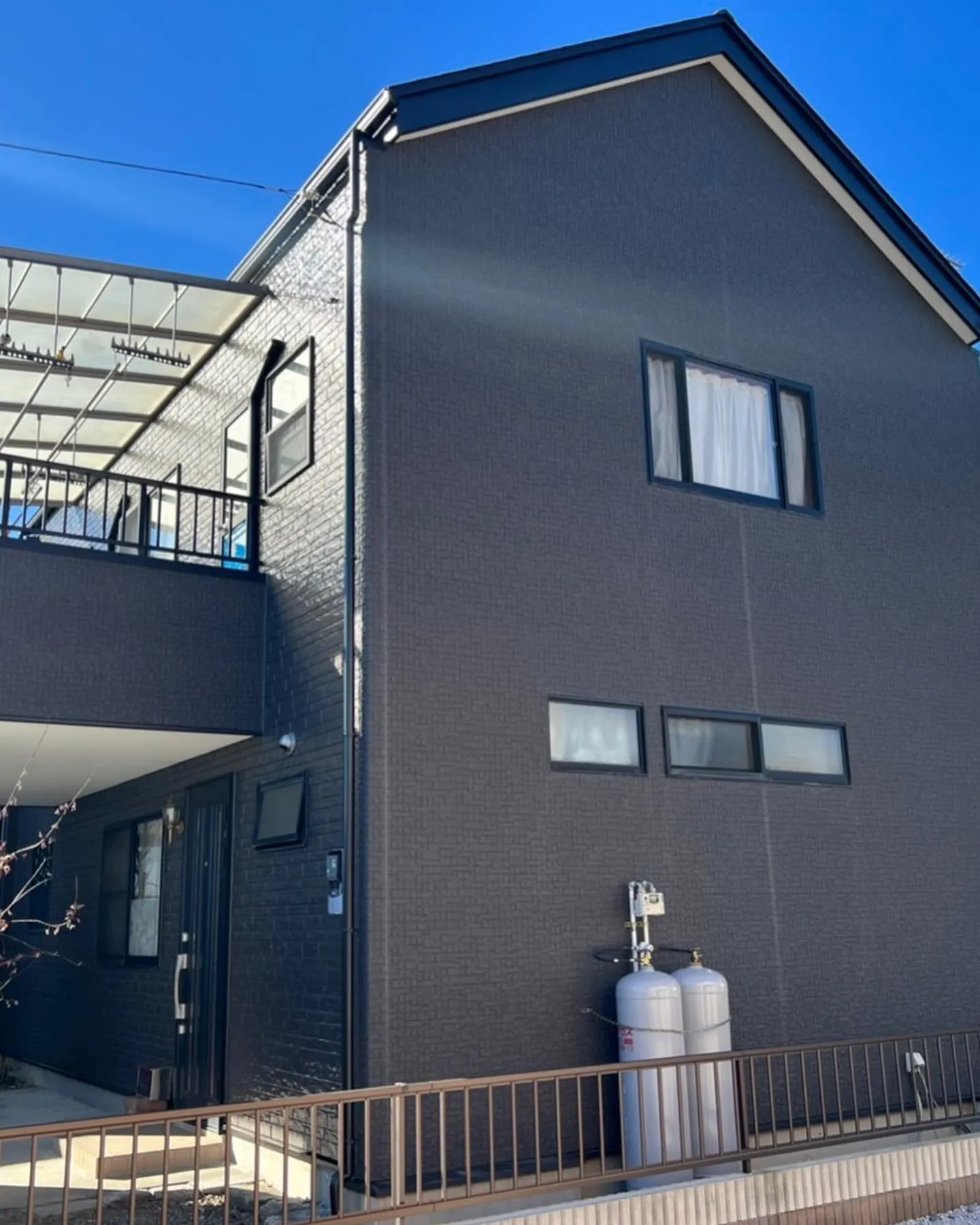 群馬県桐生市に位置する青木板金が、この度前橋市S様邸宅にて一...